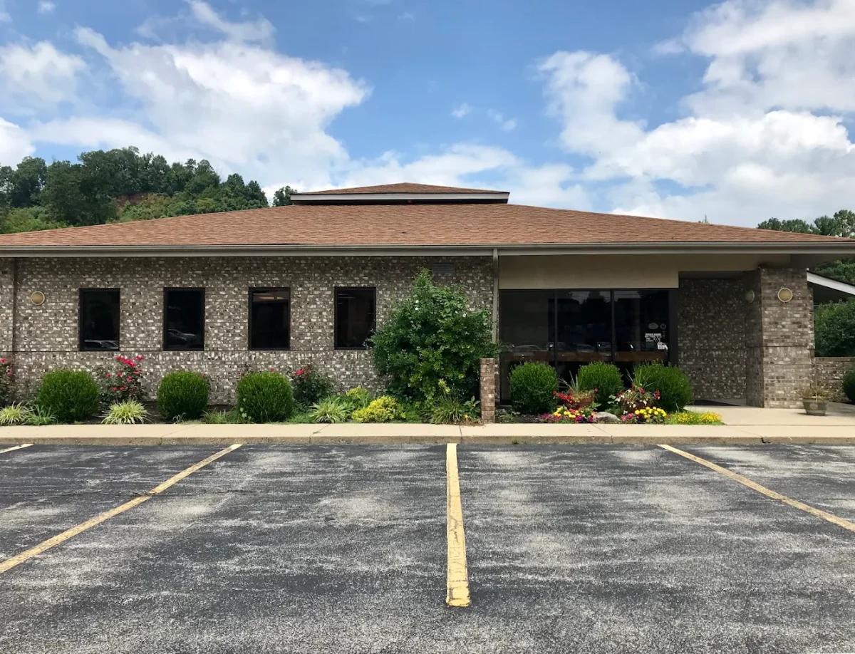 Dawson Dental’s Chesapeake office exterior with landscaping and parking
